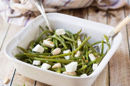 Fagiolini cotti al vapore con aceto balsamico e feta greca