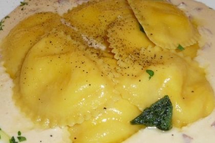 Raviolotti di polenta e montasio DOP ai funghi porcini